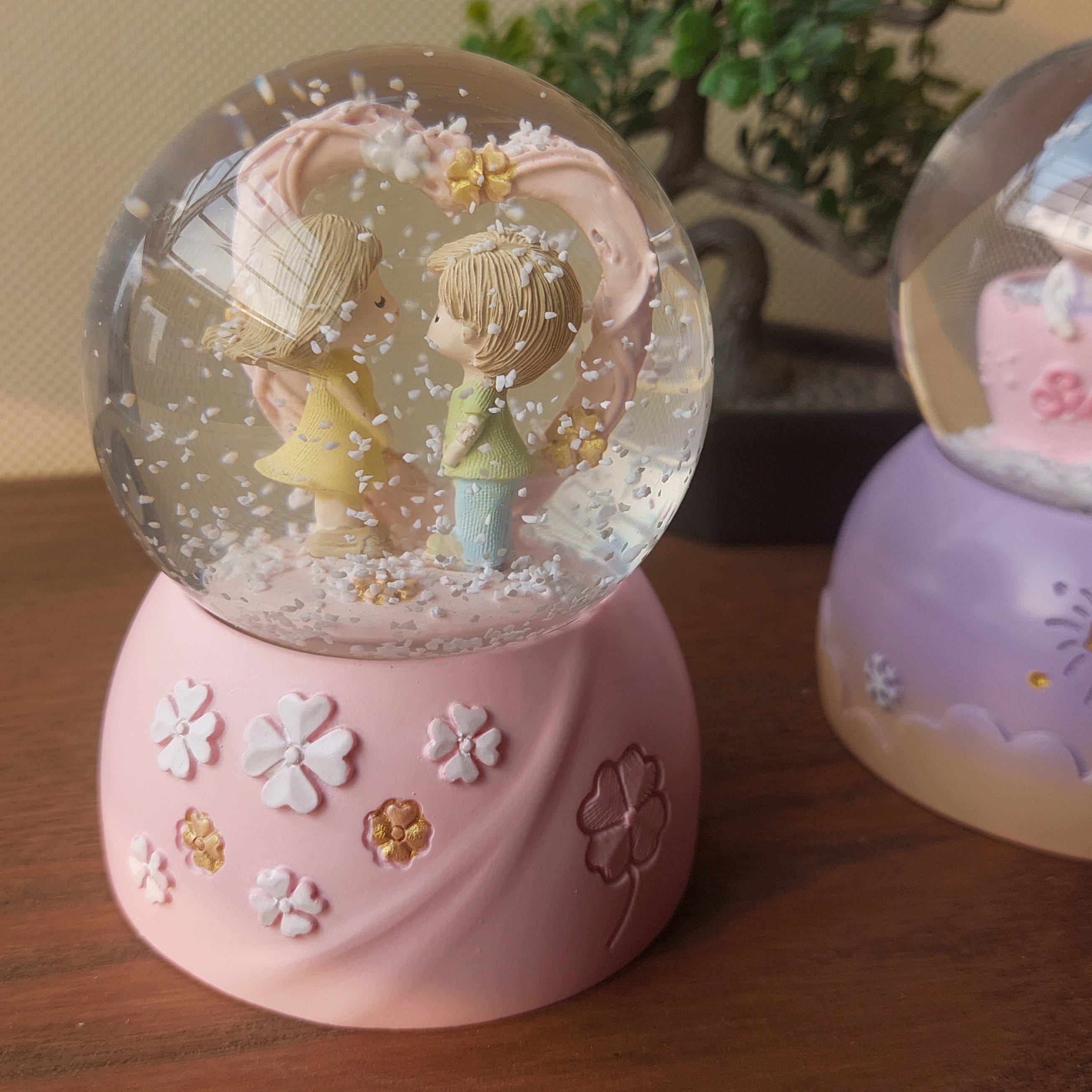 Couple Snow Globe With Light