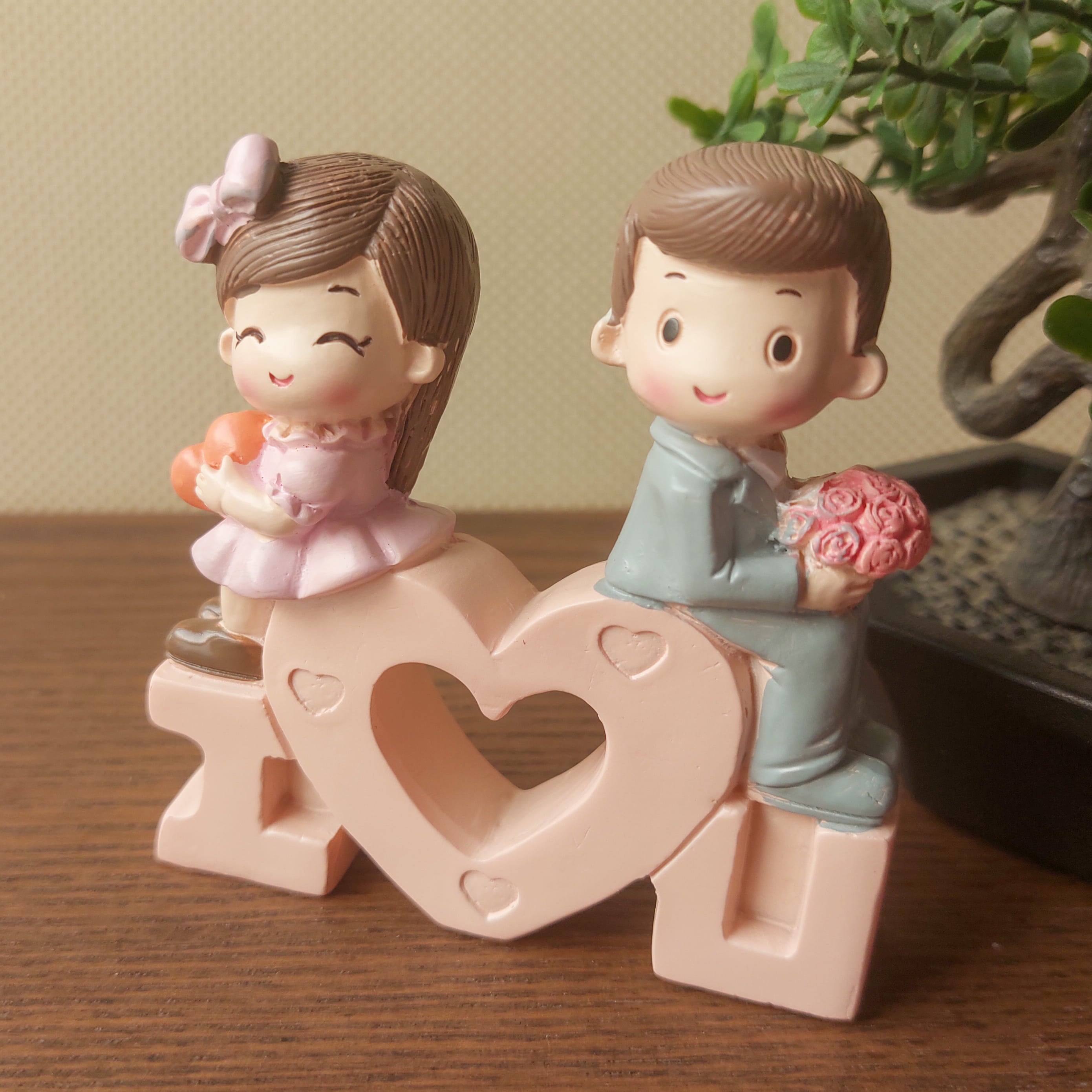 Cute Couples Showpieces