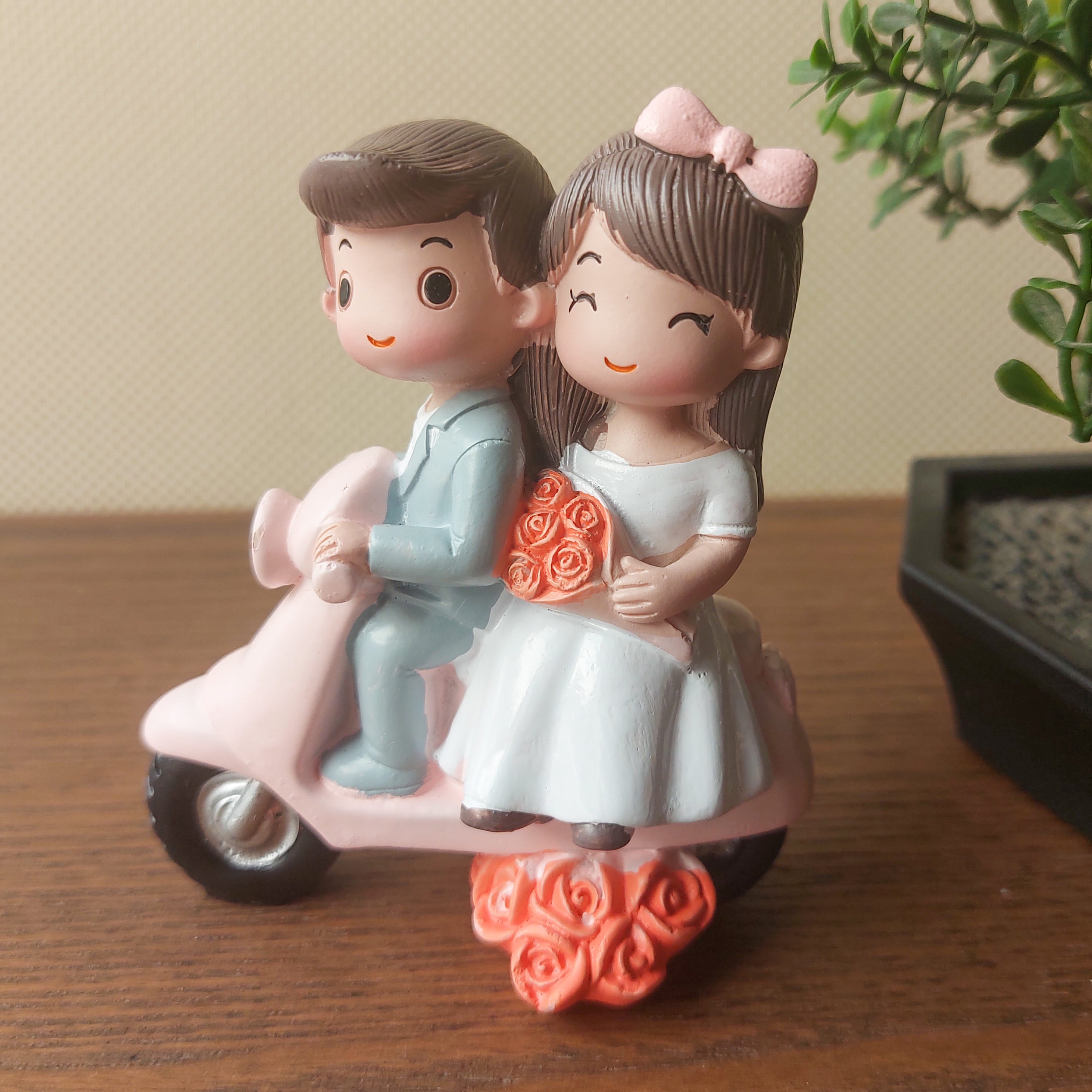 Cute Couples Showpieces