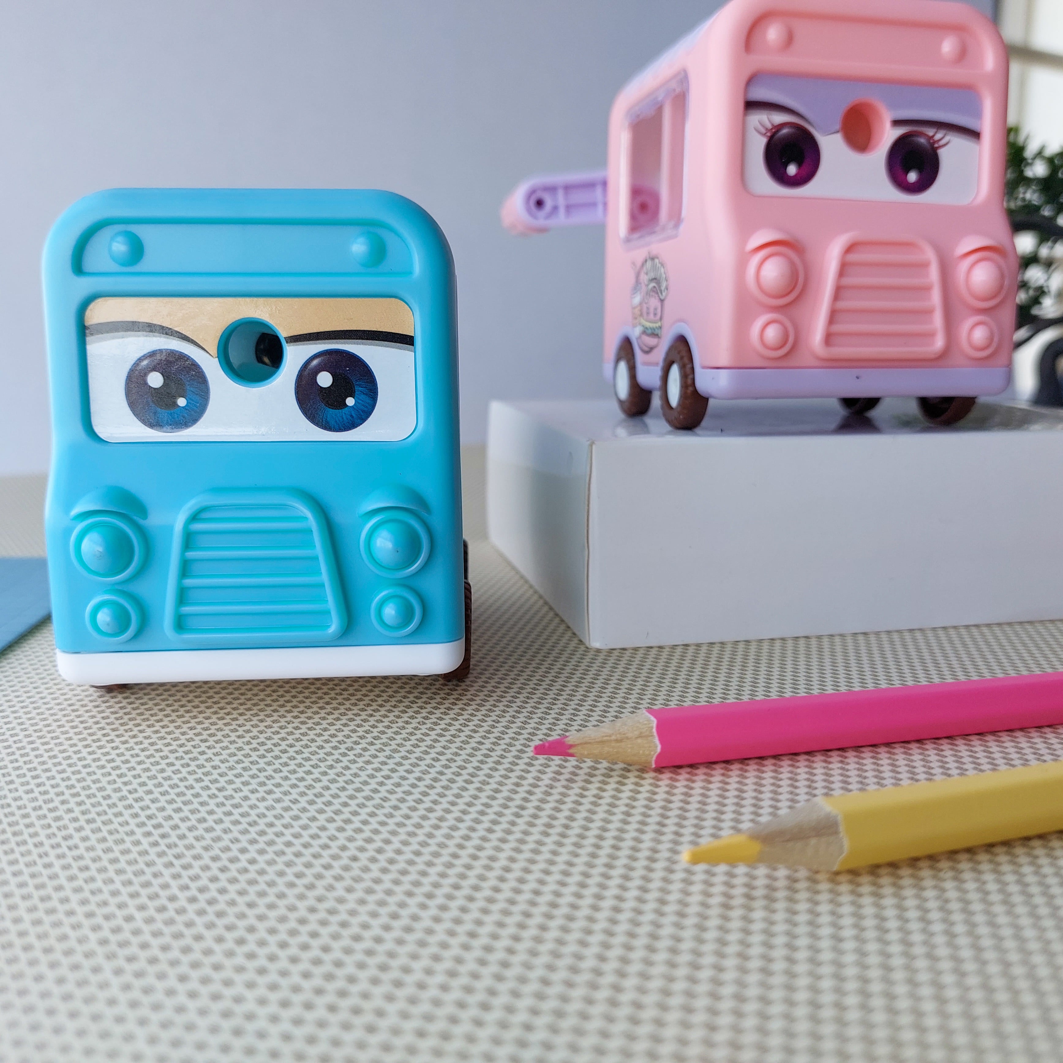 Bus Manual Sharpeners