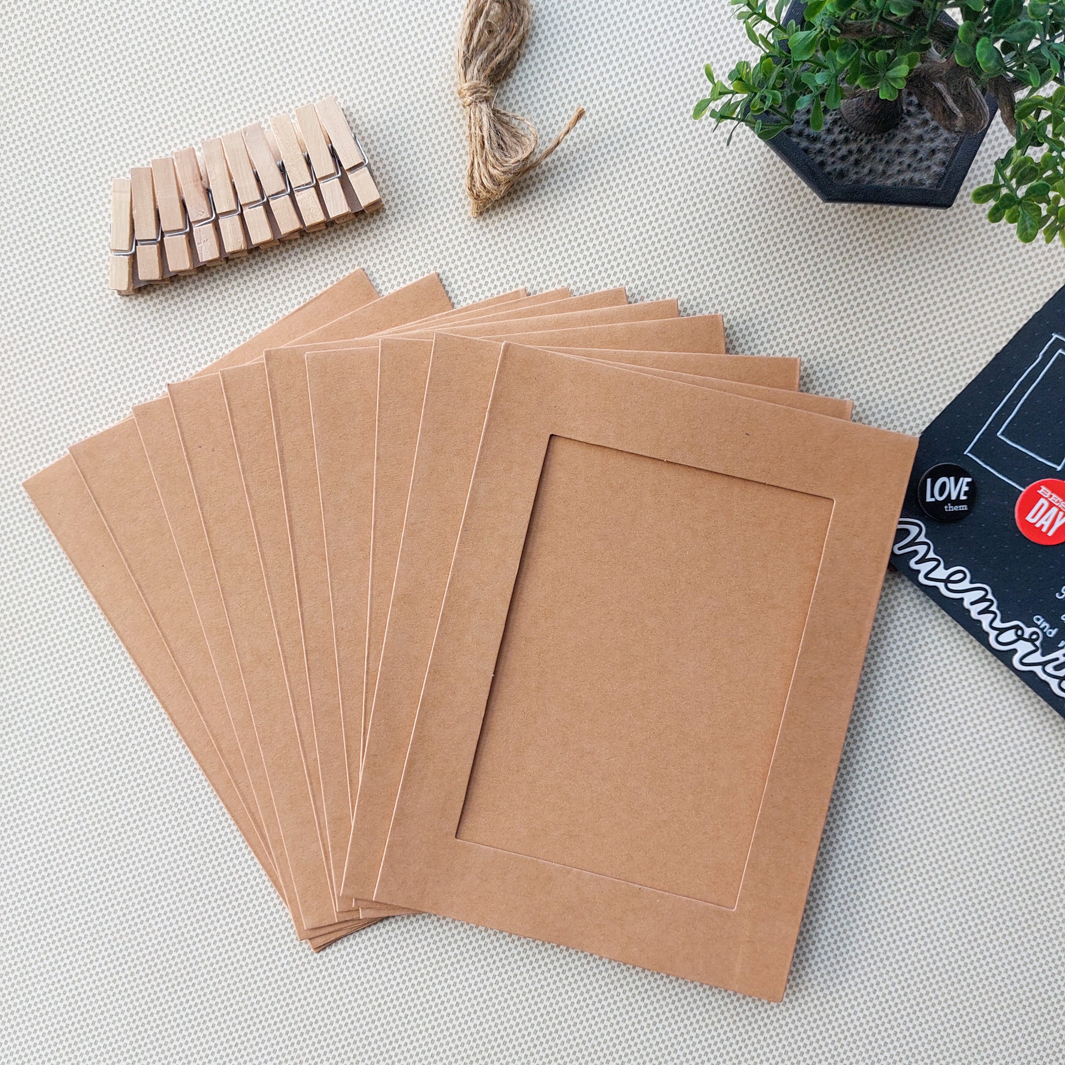 Hanging Photo Frame Kit with String and Clips