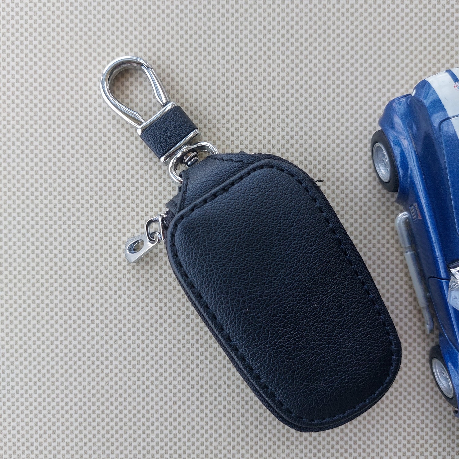 Premium Car Logo Keychains With Pouch