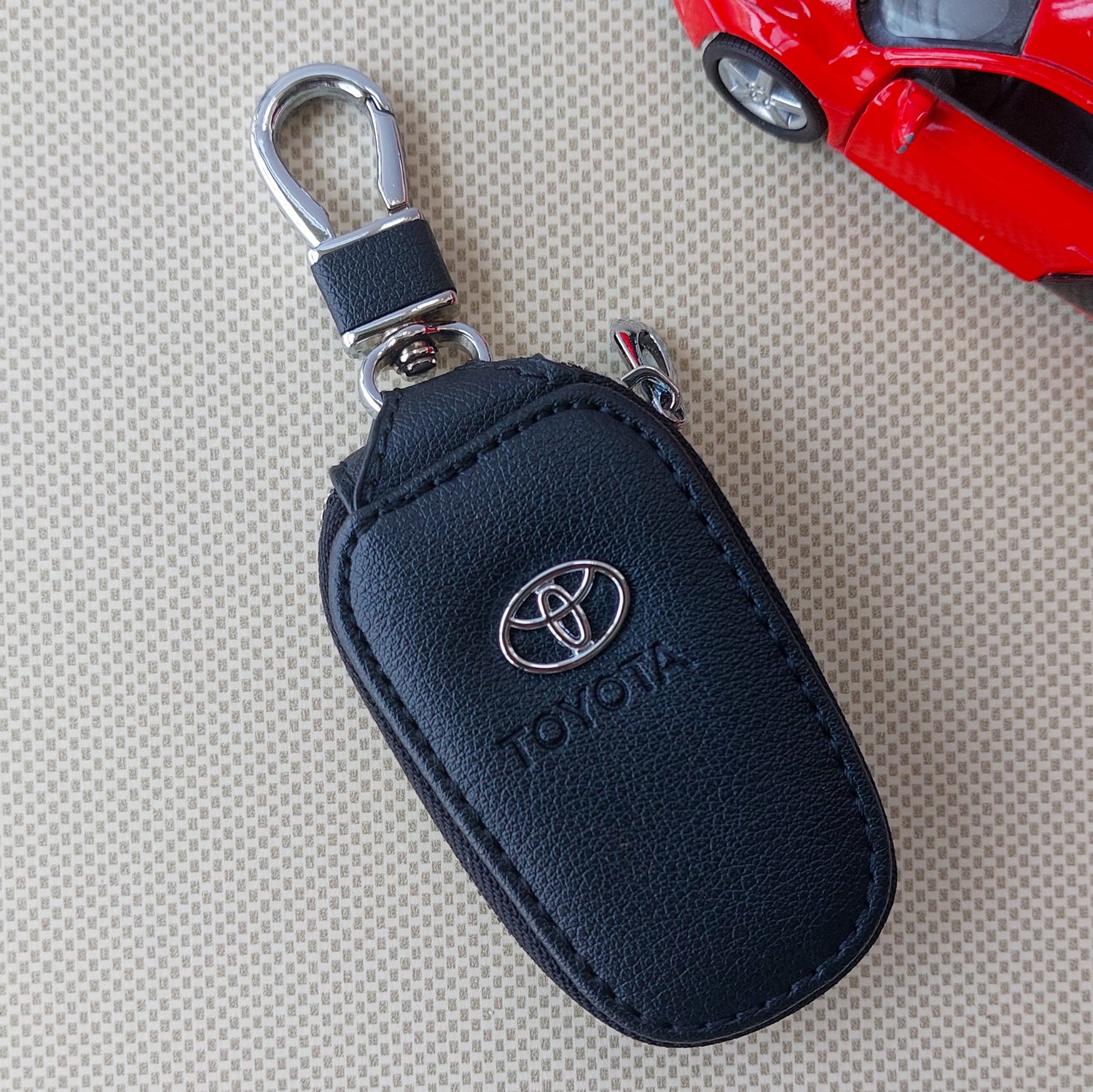 Premium Car Logo Keychains With Pouch