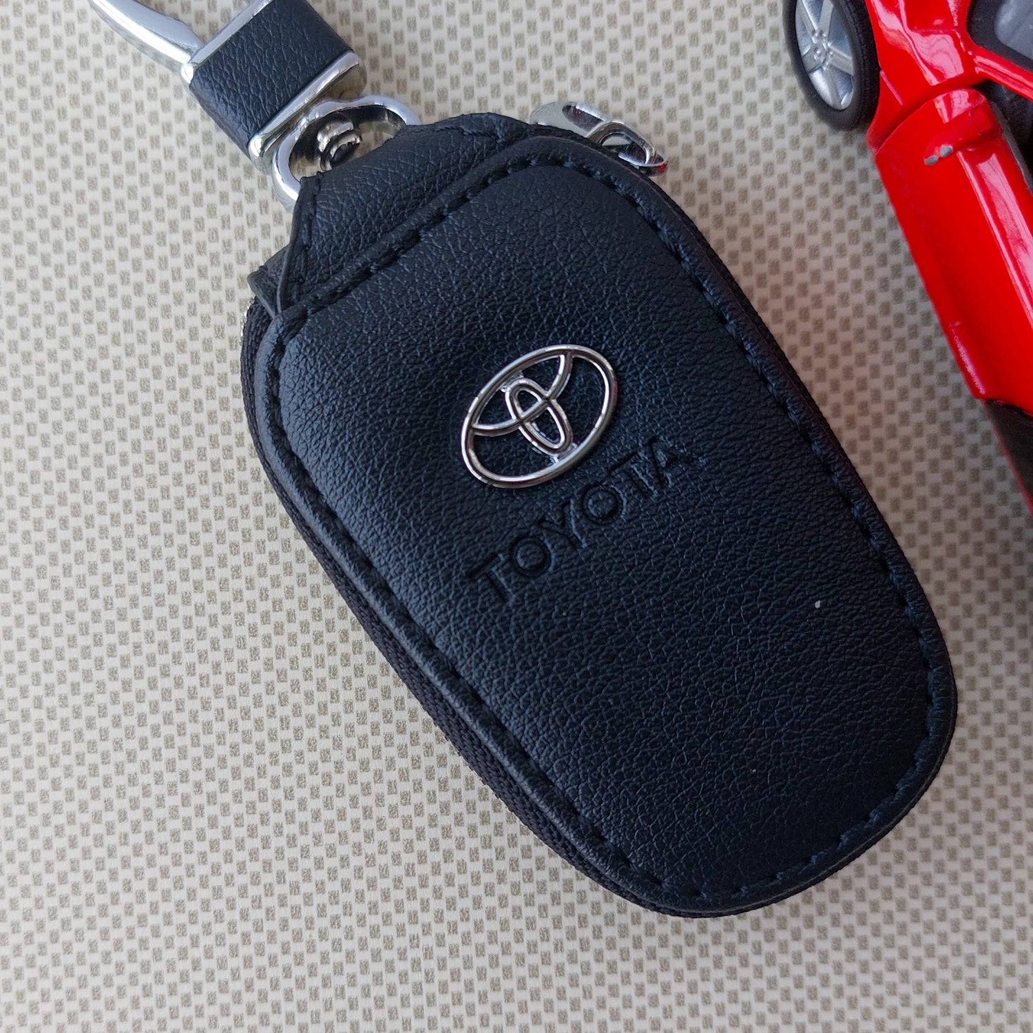 Premium Car Logo Keychains With Pouch