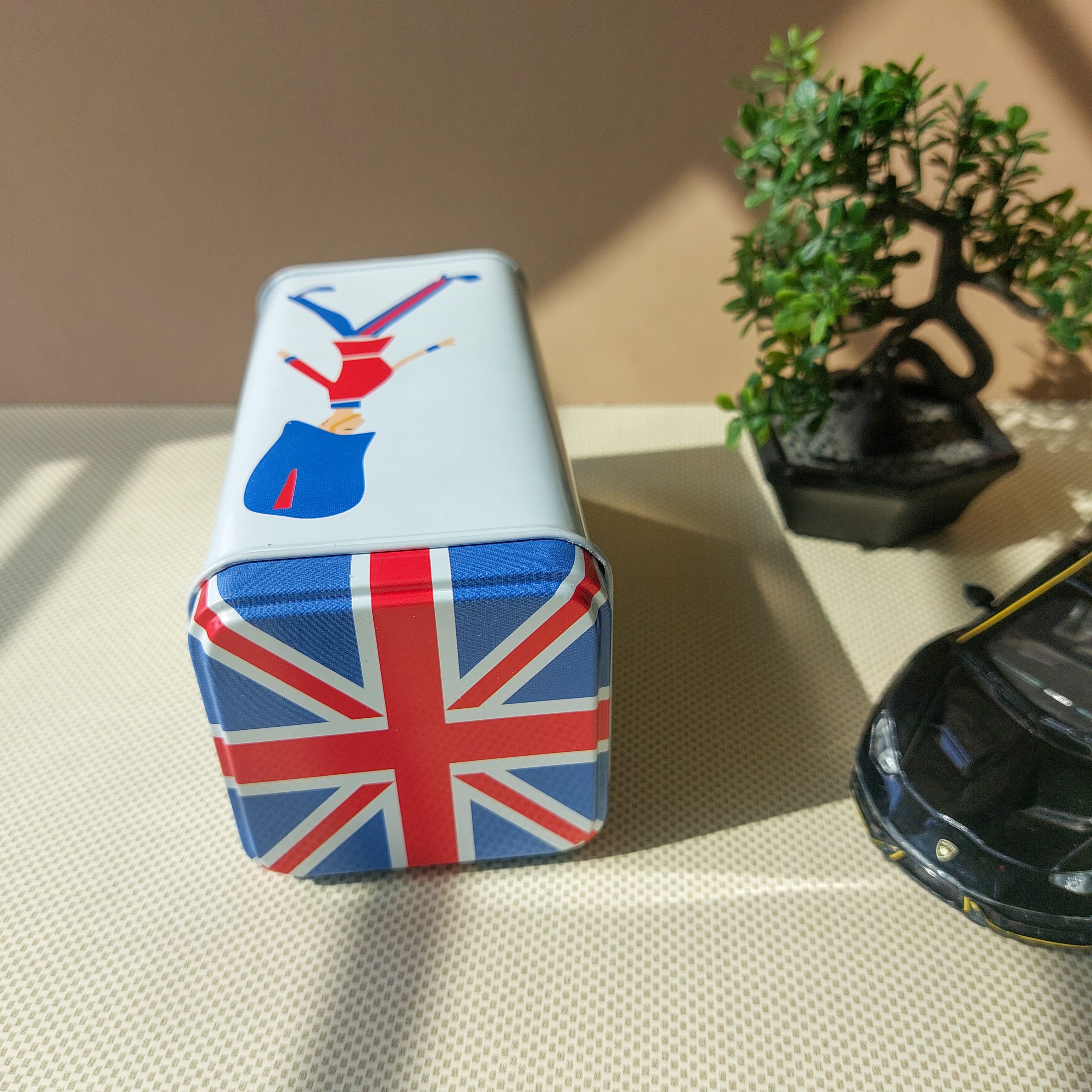 Trendy Tin Boxes