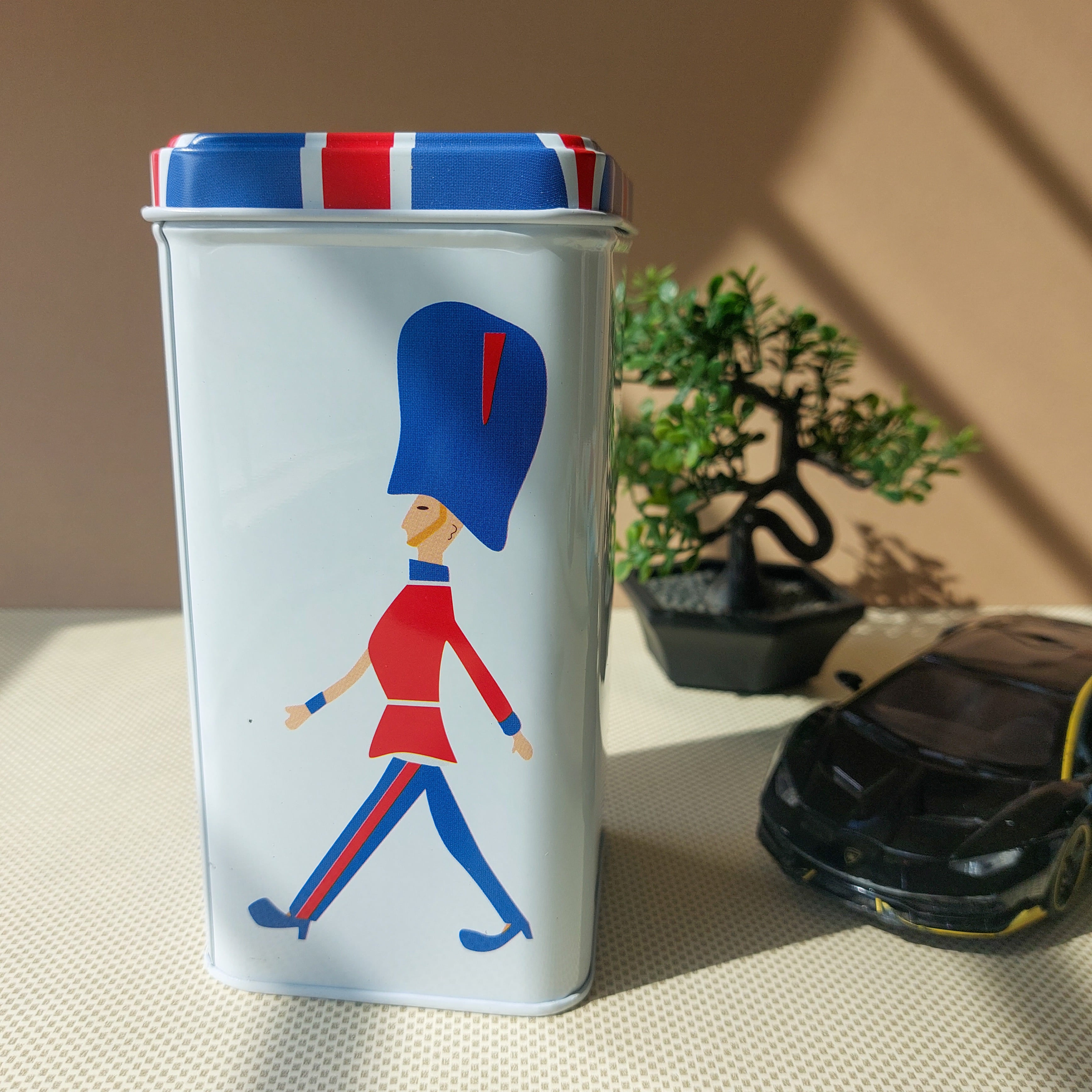 Trendy Tin Boxes