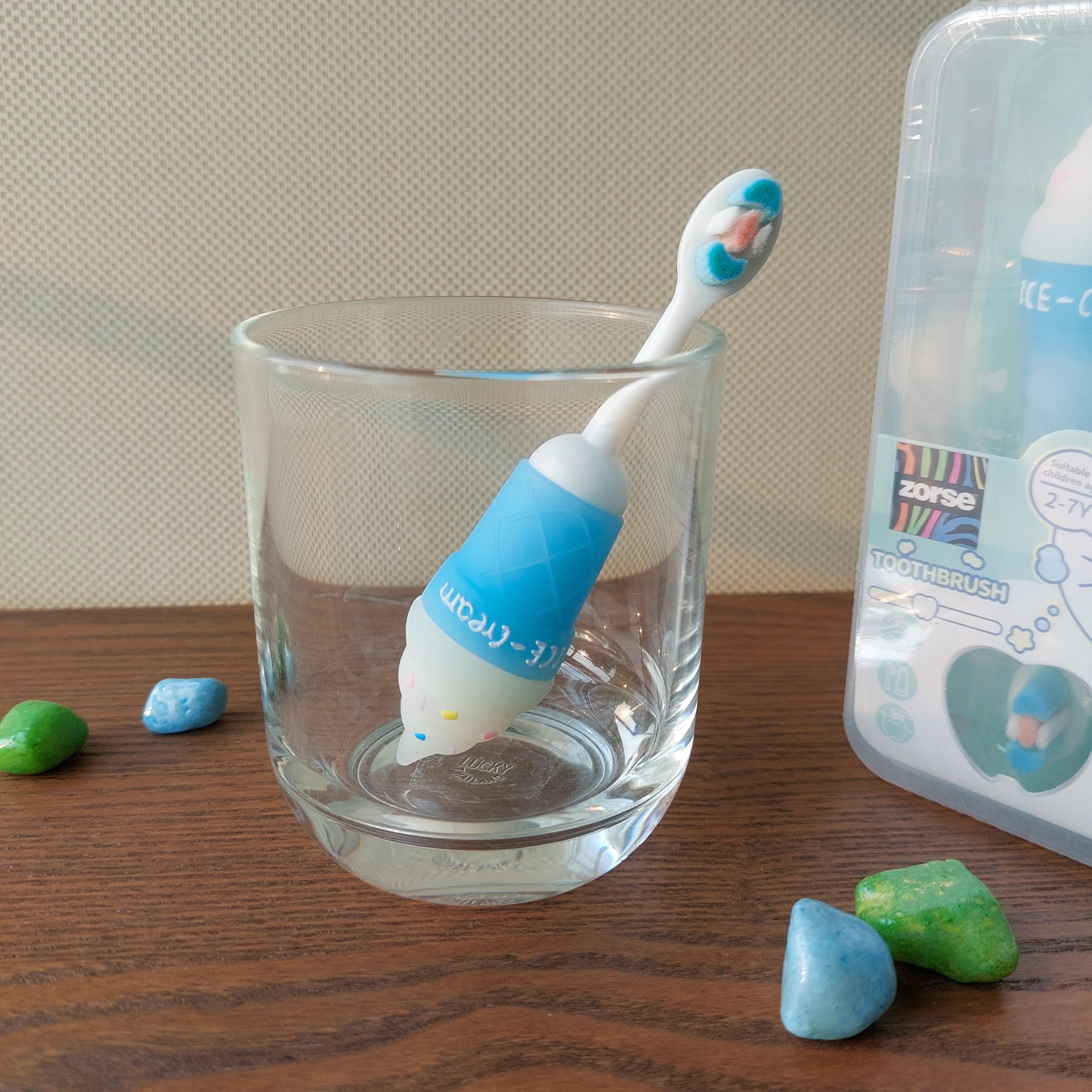 Trendy Toothbrushes With Plastic Box