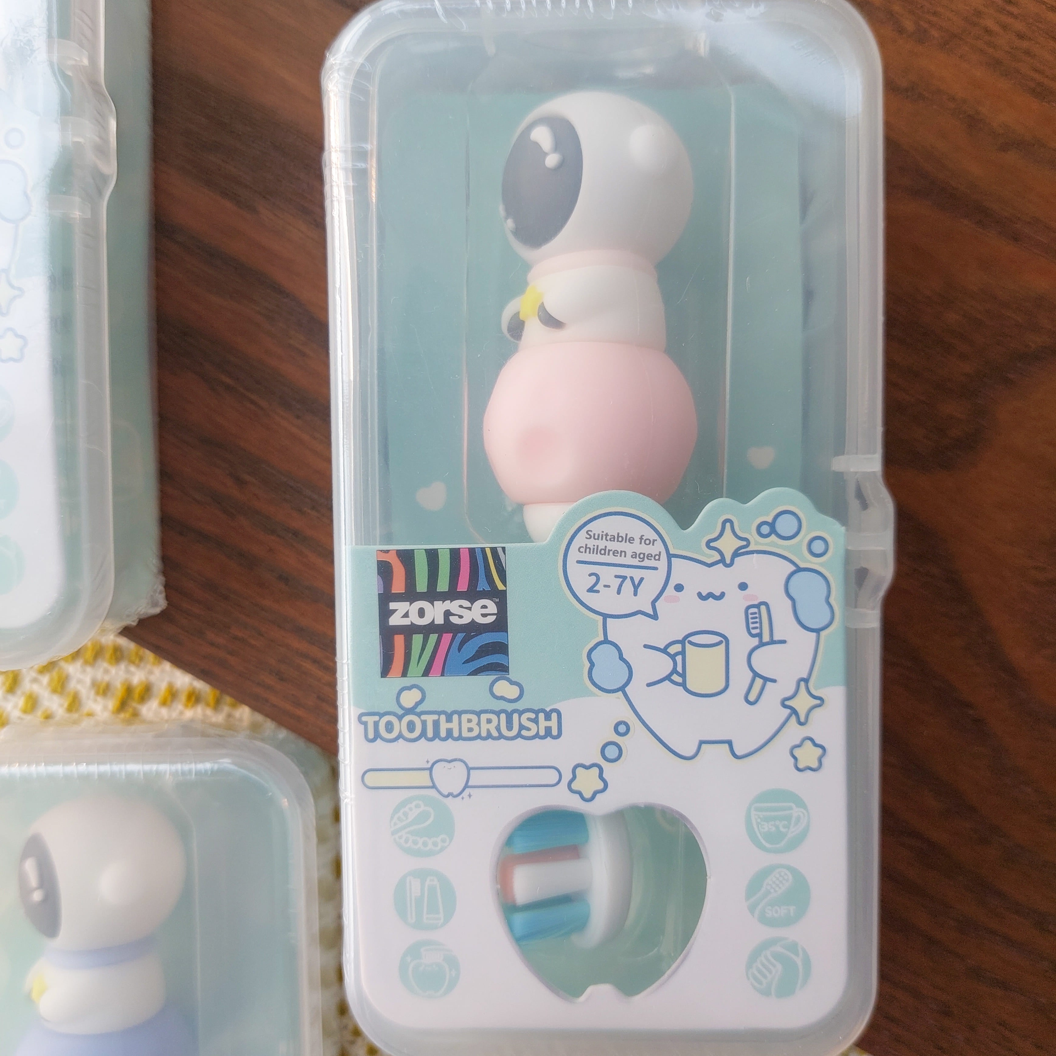 Trendy Toothbrushes With Plastic Box