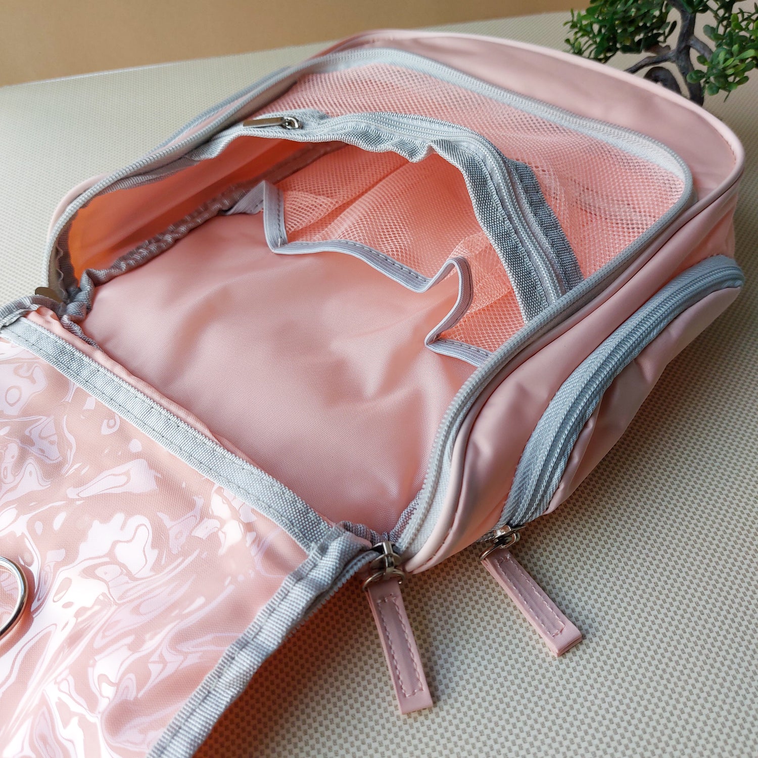 Traveling Cosmetic Kits