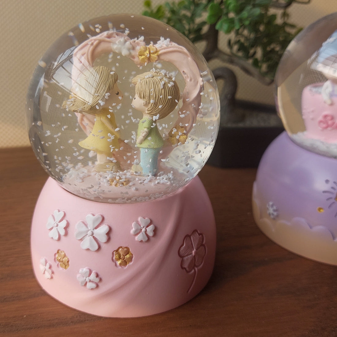 Couple Snow Globe With Light