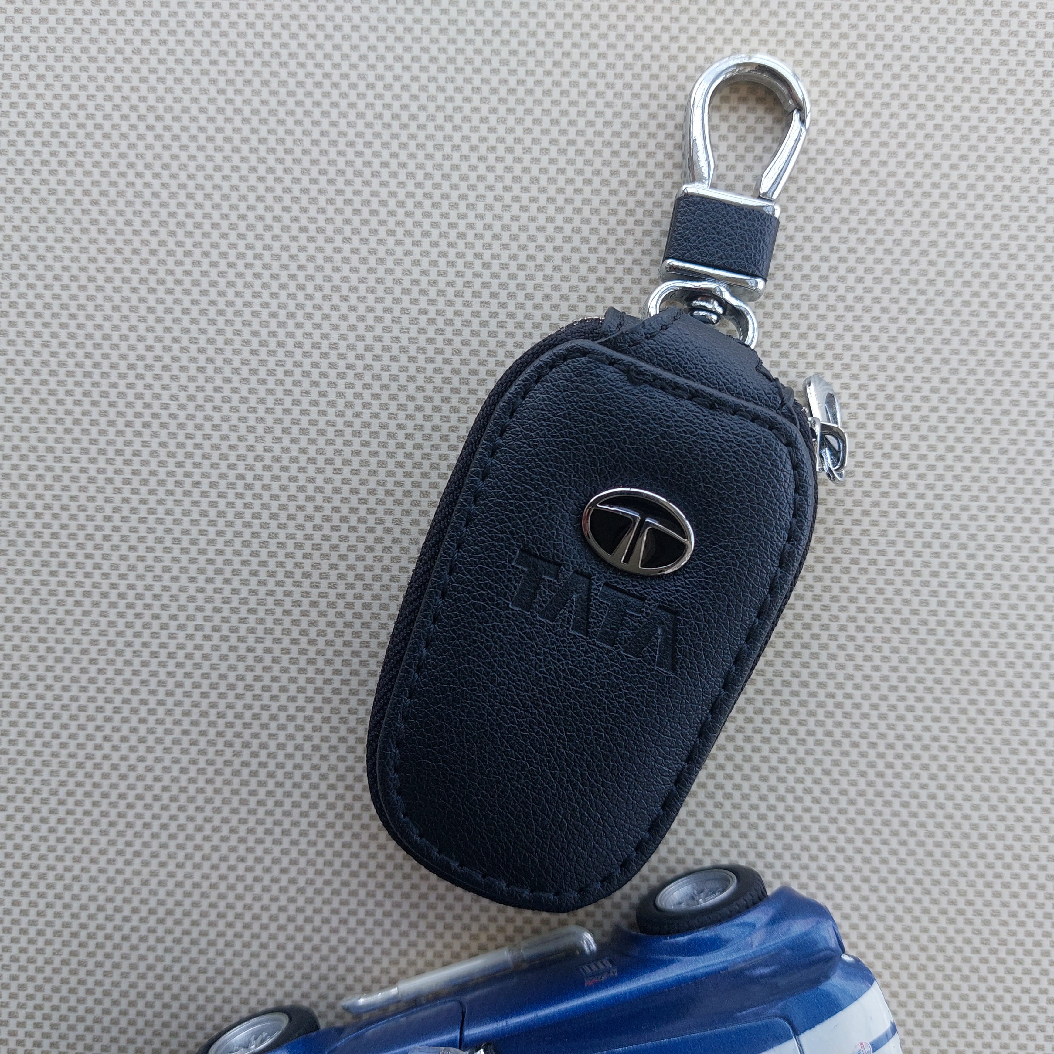 Premium Car Logo Keychains With Pouch