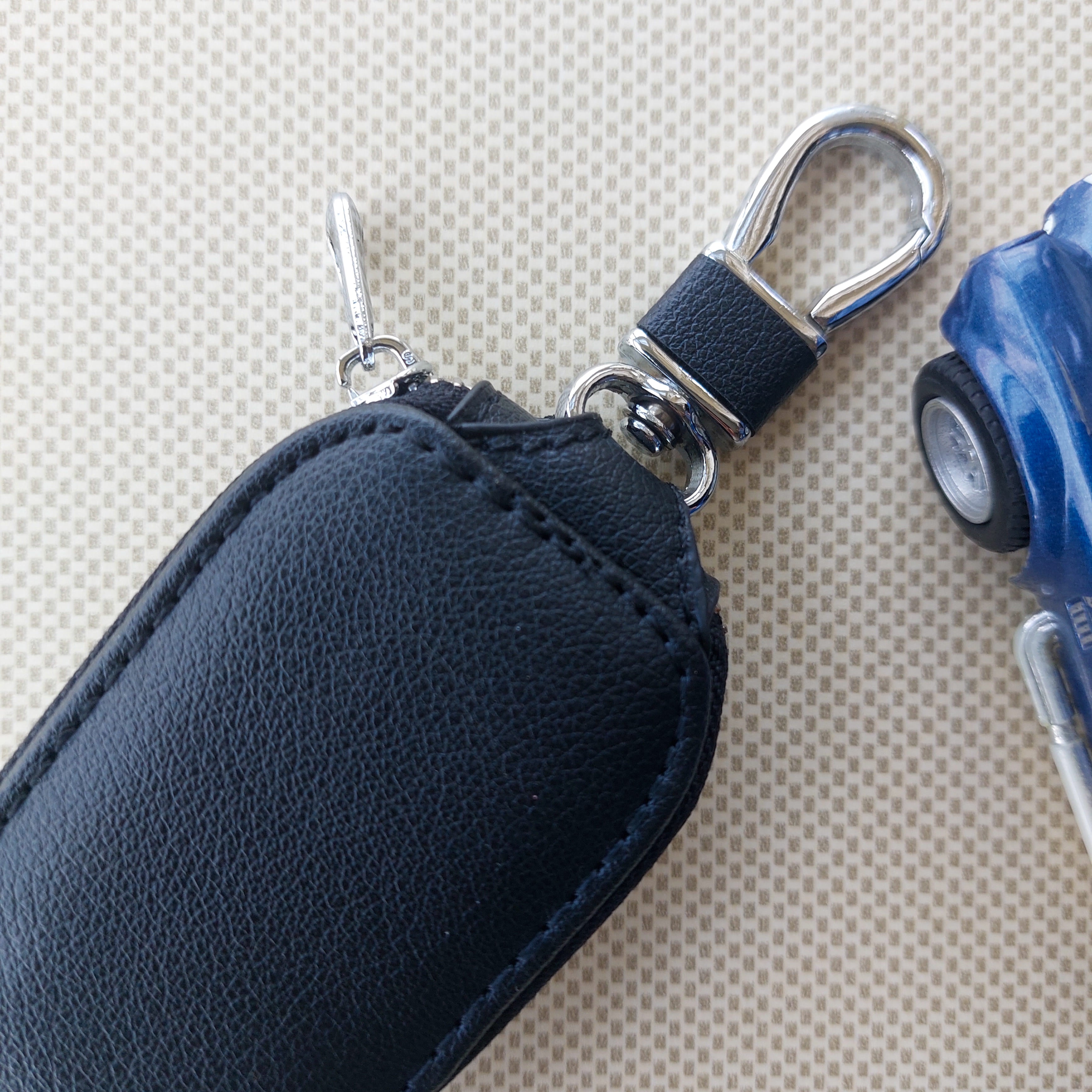 Premium Car Logo Keychains With Pouch