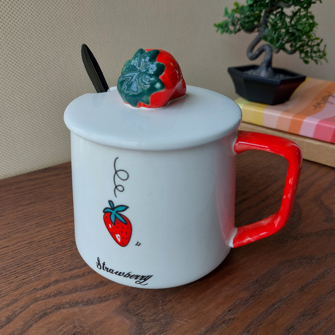 Strawberry Ceramic Mugs With Lid and Spoon