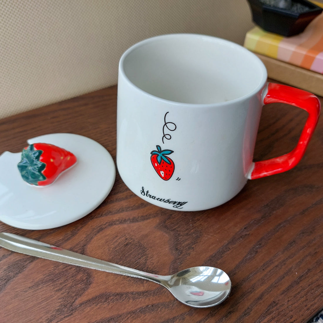 Strawberry Ceramic Mugs With Lid and Spoon