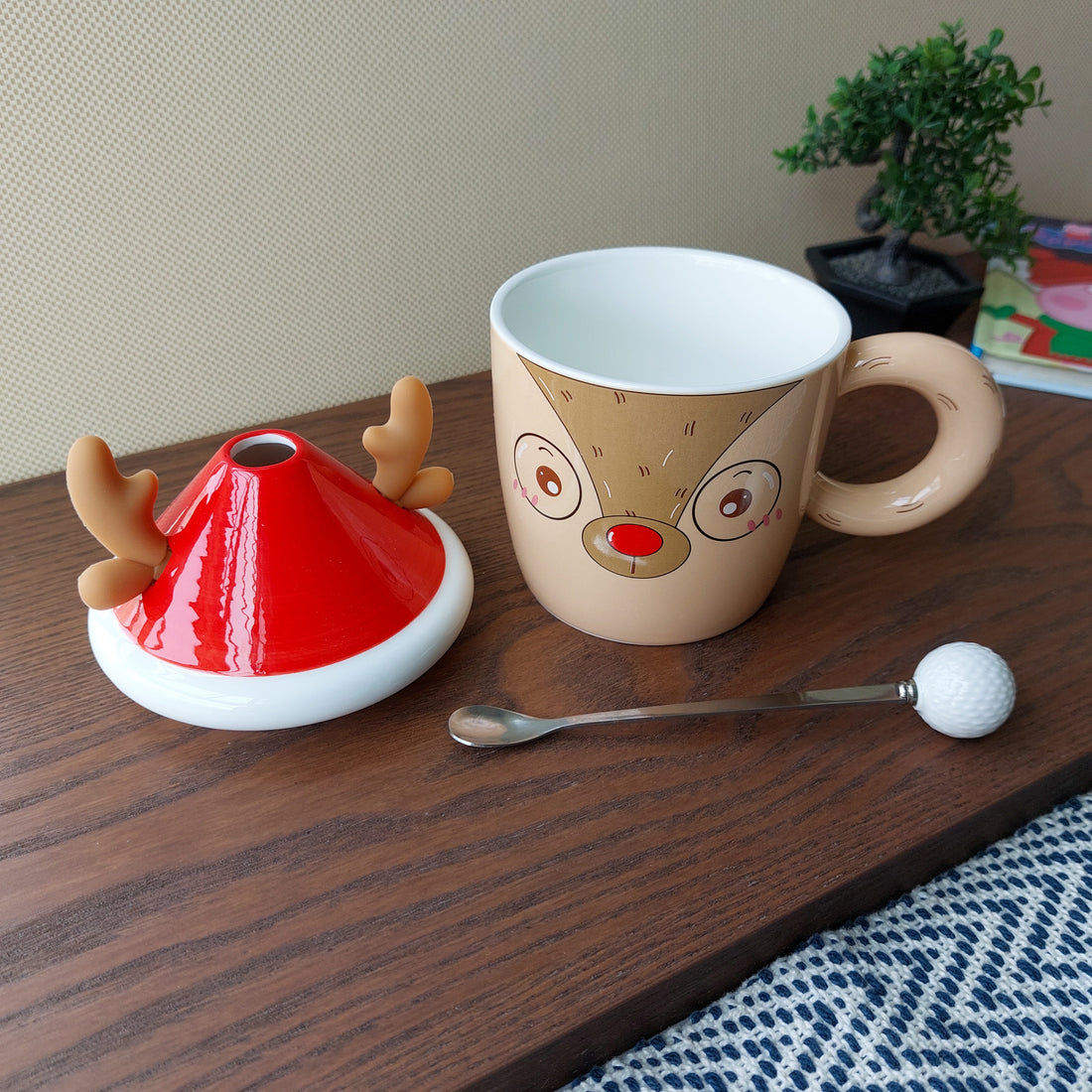 Reindeer Xmas Mugs With Lid and Spoon