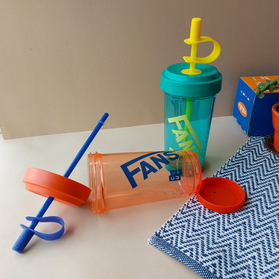 Fans Sipper Glasses With Straw 500ml