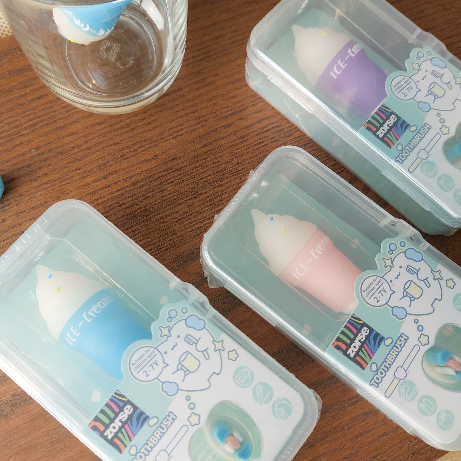 Trendy Toothbrushes With Plastic Box