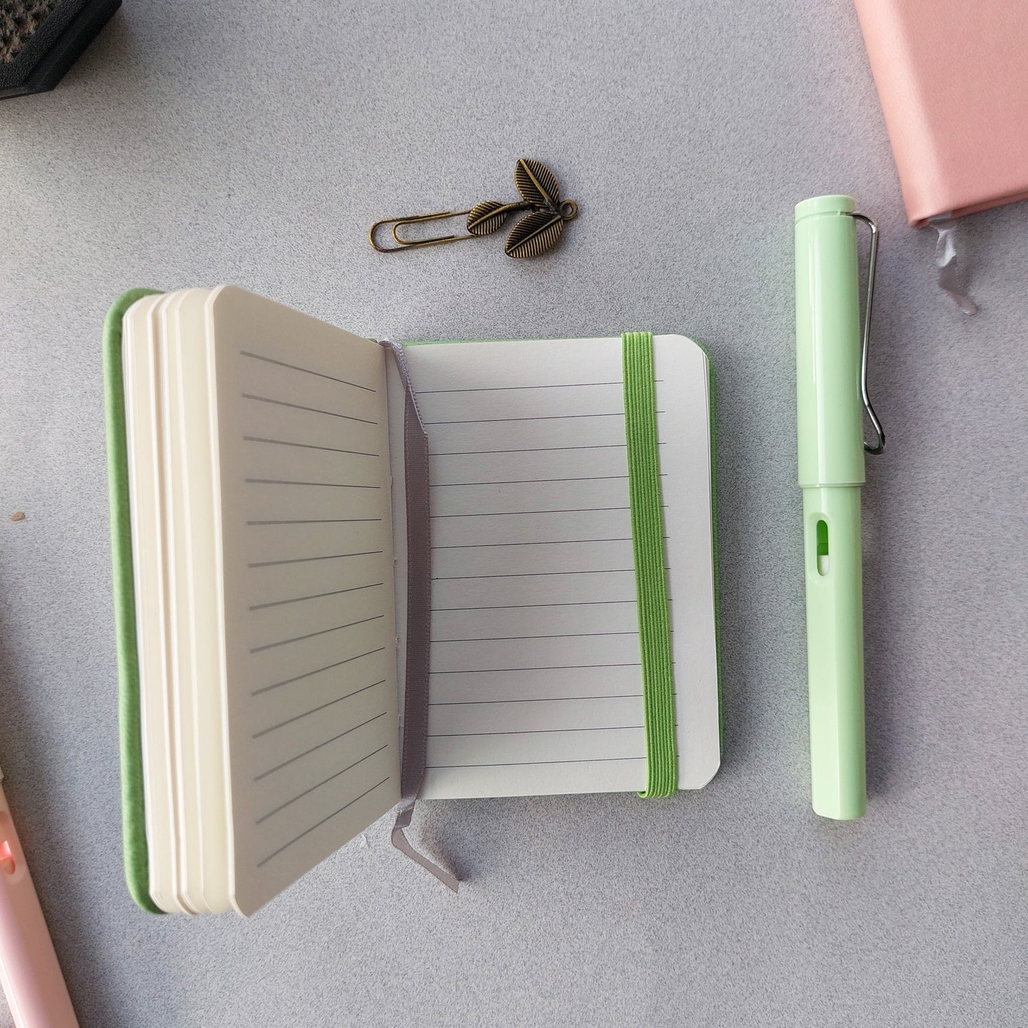 Trendy Solid Color Ruled Diaries A7